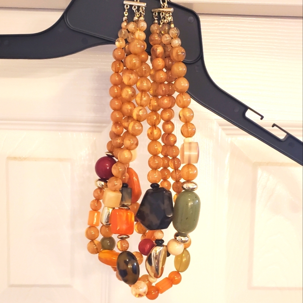 Ladies necklace